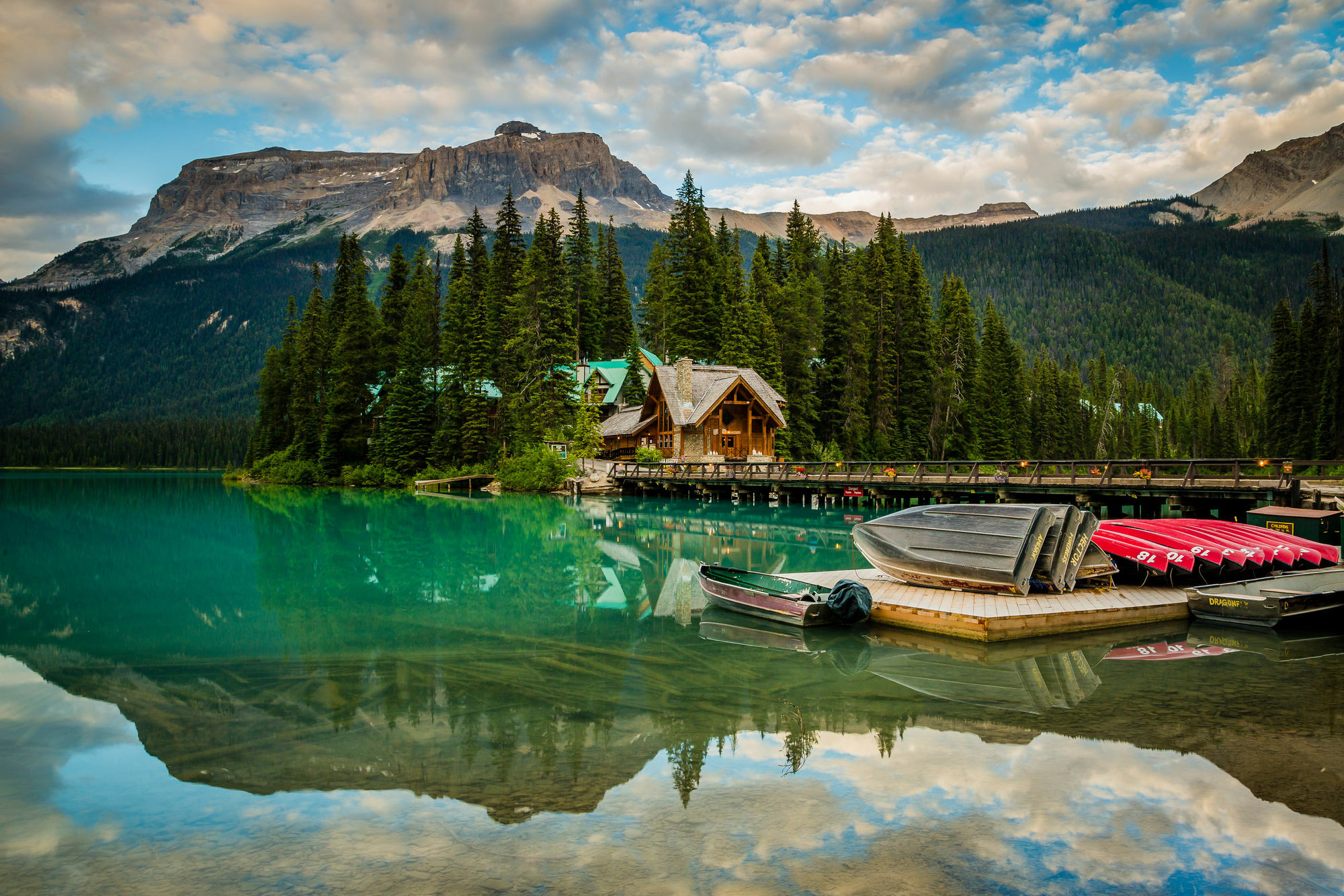 Emerald Lake Lodge Field Exterior foto